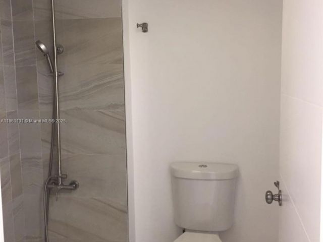 Квартира в аренду номер1003 - фото 7437056