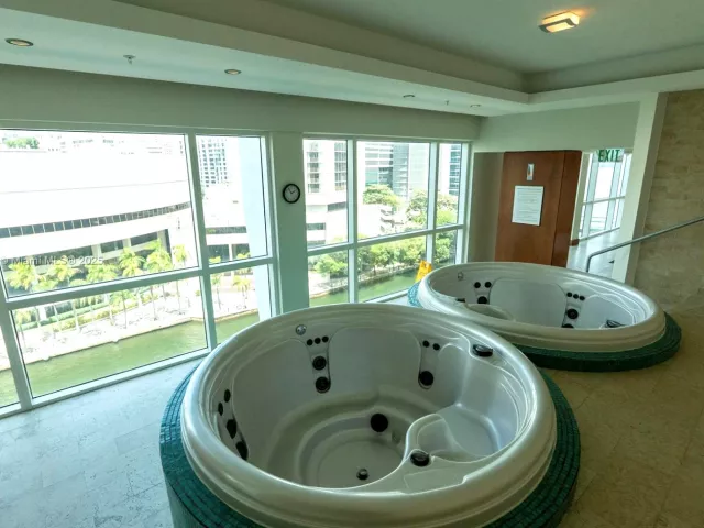 Продажа квартиры #2610 - фото 6467218