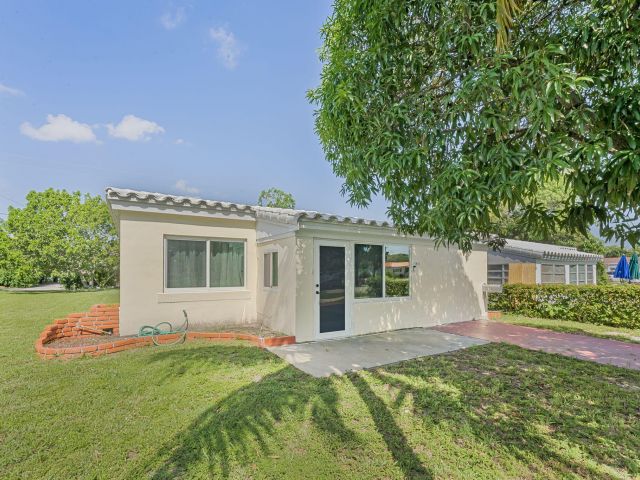 Продажа дома по адресу 17570 NE 19th Avenue - фото 6467549