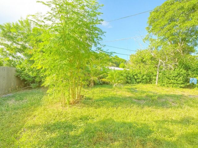Дом в аренду по адресу 2533 Dolphin Drive - фото 6505528