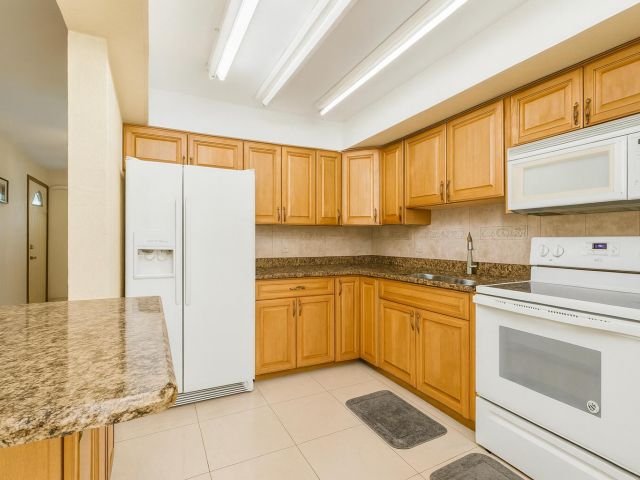 Дом в аренду по адресу 2533 Dolphin Drive - фото 6505529