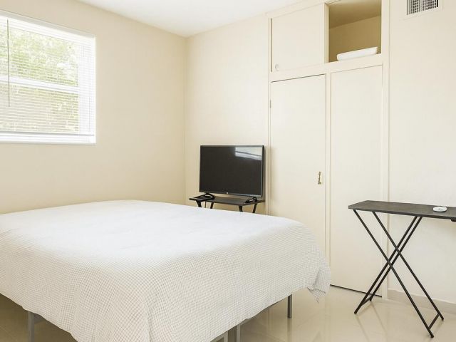 Дом в аренду по адресу 2533 Dolphin Drive - фото 6505530