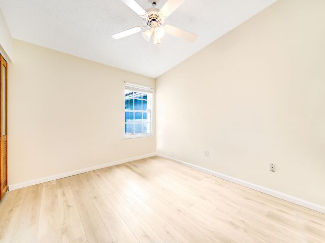 Дом в аренду по адресу 892 E Jeffery Street - фото 6535372