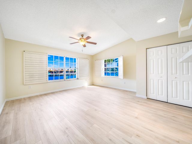 Дом в аренду по адресу 892 E Jeffery Street - фото 6535373