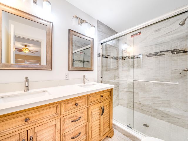 Дом в аренду по адресу 892 E Jeffery Street - фото 6535375