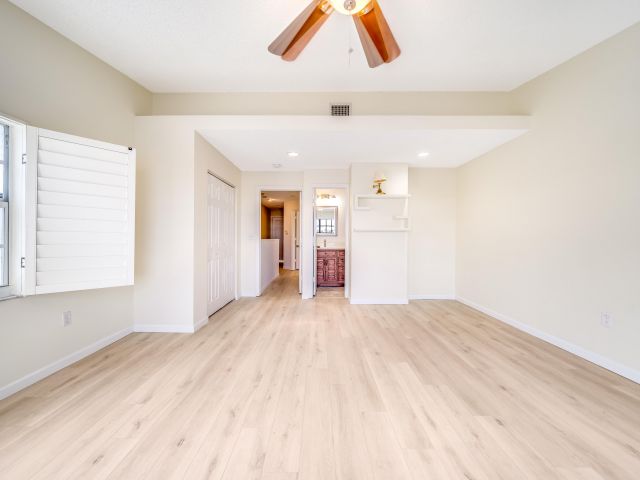 Дом в аренду по адресу 892 E Jeffery Street - фото 6535378