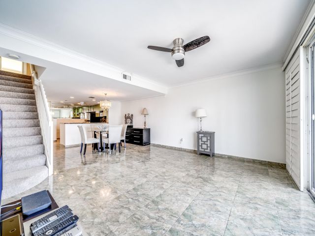 Дом в аренду по адресу 892 E Jeffery Street - фото 6535380