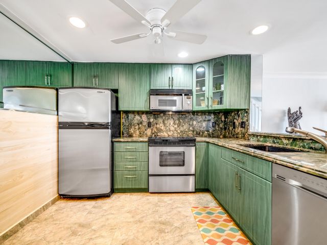 Дом в аренду по адресу 892 E Jeffery Street - фото 6535384