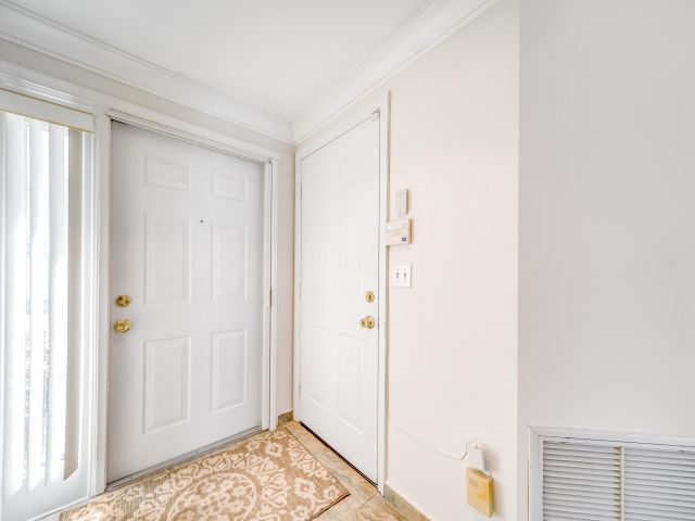 Дом в аренду по адресу 892 E Jeffery Street - фото 6535386