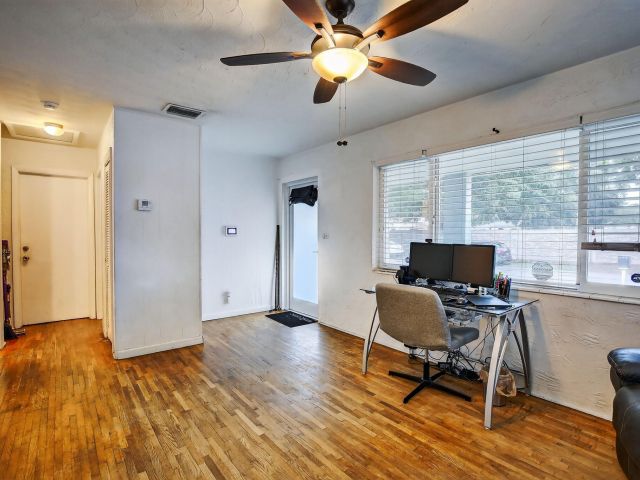 Продажа дома по адресу 6445 Charleston Street - фото 6546202