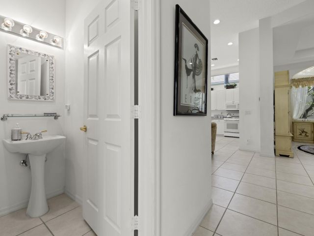 Продажа дома по адресу 10910 Grande Boulevard W - фото 6534157