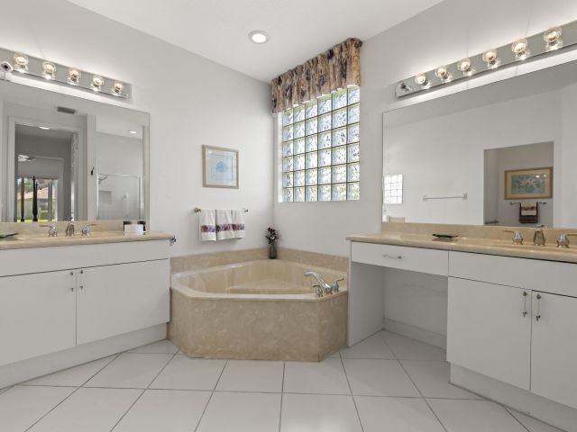 Продажа дома по адресу 10910 Grande Boulevard W - фото 6534159