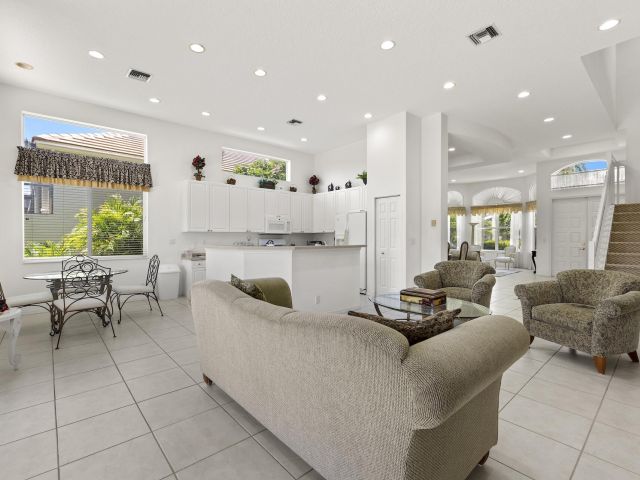 Продажа дома по адресу 10910 Grande Boulevard W - фото 6534167