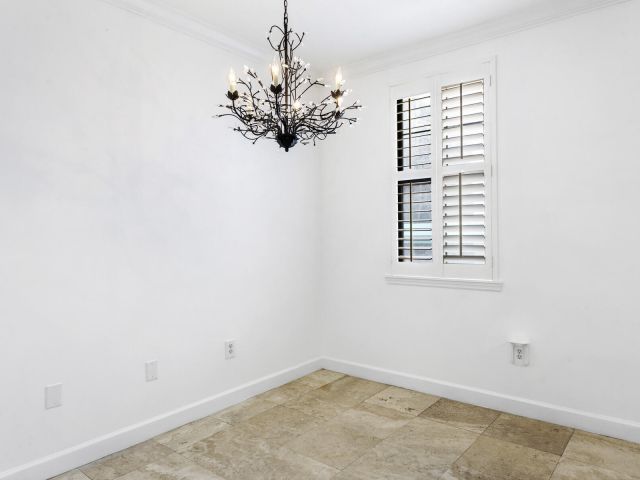 Дом в аренду по адресу 691 Hibiscus Street - фото 6506997