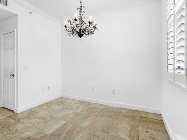 Дом в аренду по адресу 691 Hibiscus Street - фото 6506998