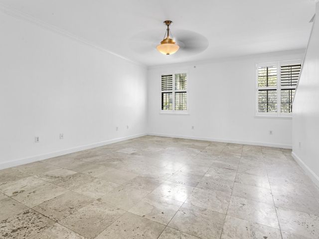 Дом в аренду по адресу 691 Hibiscus Street - фото 6507007