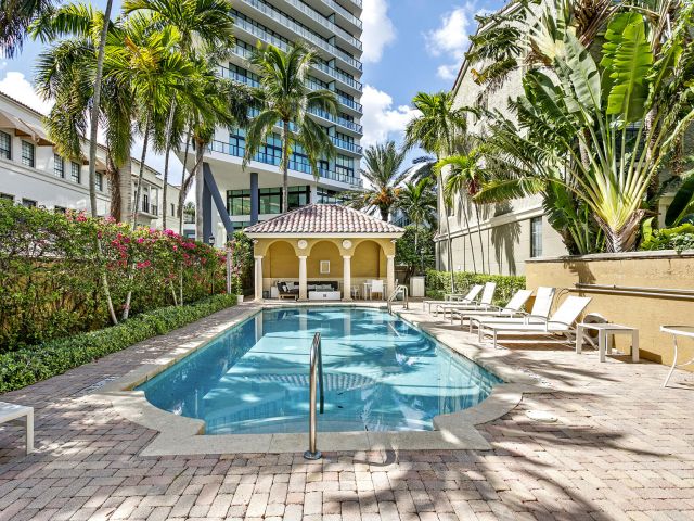 Дом в аренду по адресу 691 Hibiscus Street - фото 6507013