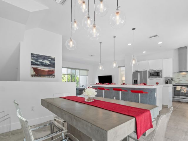 Дом в аренду по адресу 1367 N Ocean Boulevard - фото 6472155