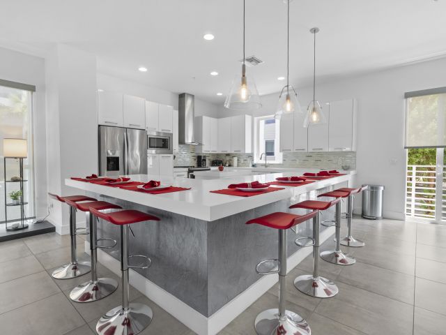 Дом в аренду по адресу 1367 N Ocean Boulevard - фото 6472160