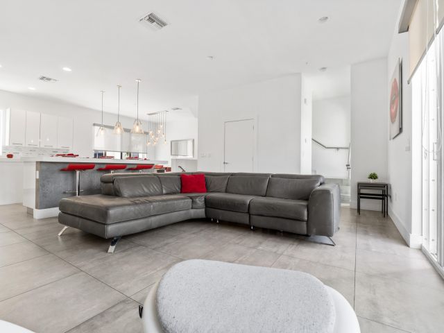 Дом в аренду по адресу 1367 N Ocean Boulevard - фото 6472163