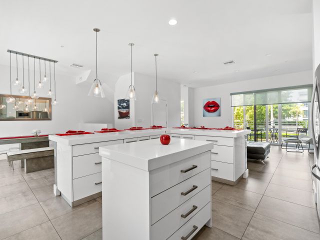 Дом в аренду по адресу 1367 N Ocean Boulevard - фото 6472164