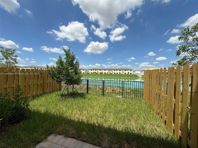 Дом в аренду по адресу 2794 SE 26th Ave 2794 - фото 7441688