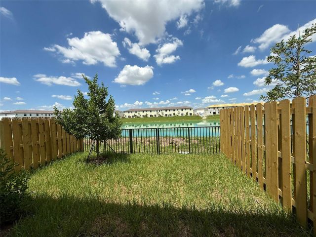 Дом в аренду по адресу 2794 SE 26th Ave 2794 - фото 7441689