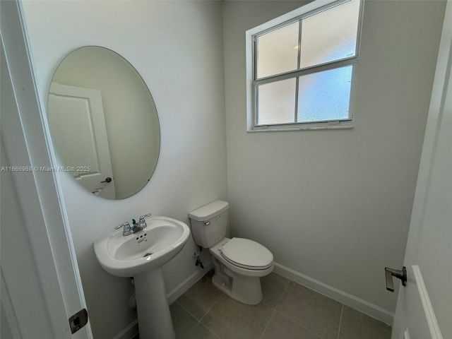 Дом в аренду по адресу 2794 SE 26th Ave 2794 - фото 7441693