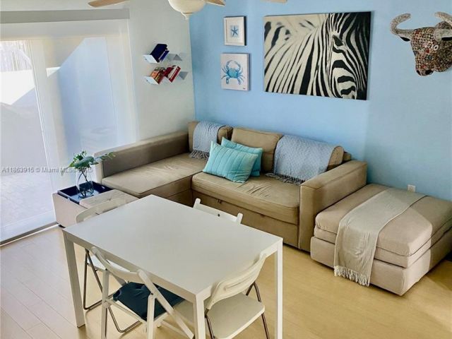 Дом в аренду по адресу 798 Crandon Blvd 44-B - фото 7452119