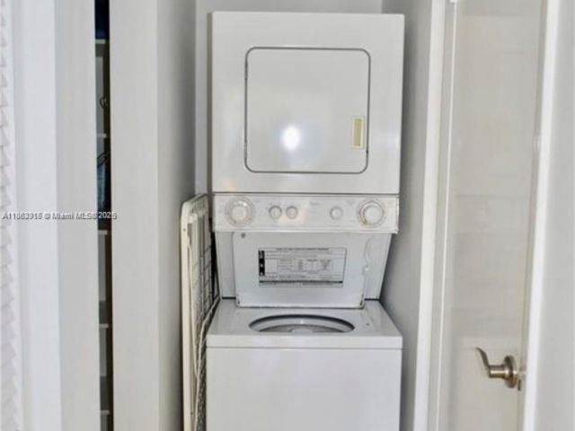 Дом в аренду по адресу 798 Crandon Blvd 44-B - фото 7452123