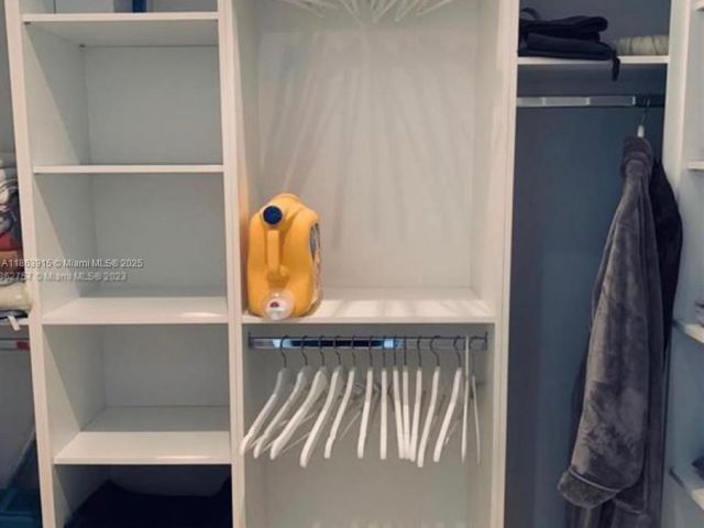 Дом в аренду по адресу 798 Crandon Blvd 44-B - фото 7452125