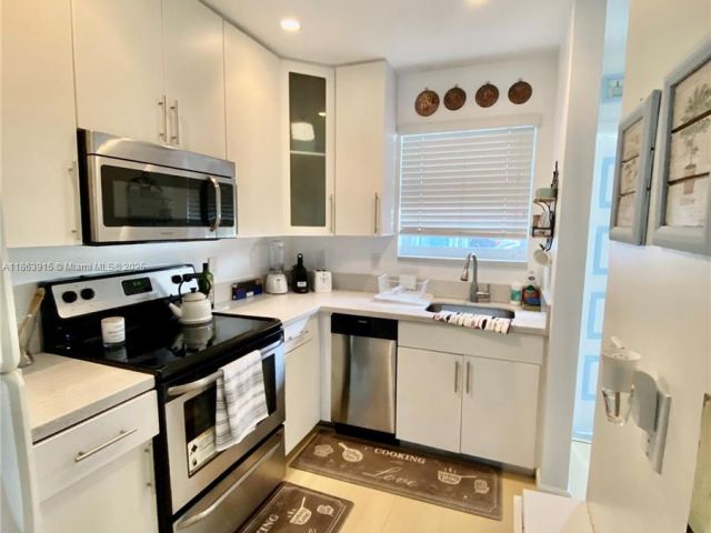 Дом в аренду по адресу 798 Crandon Blvd 44-B - фото 7452127