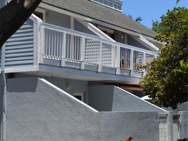 Дом в аренду по адресу 798 Crandon Blvd 44-B - фото 7452132