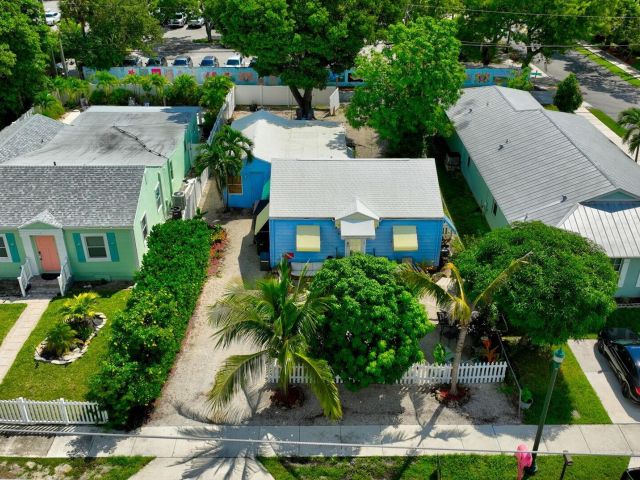 Продажа дома по адресу 629 SE 4th Avenue - фото 6532824