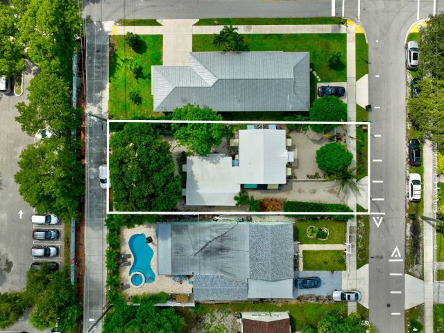 Продажа дома по адресу 629 SE 4th Avenue - фото 6532825