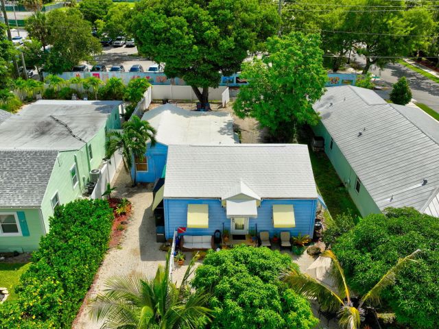 Продажа дома по адресу 629 SE 4th Avenue - фото 6532826