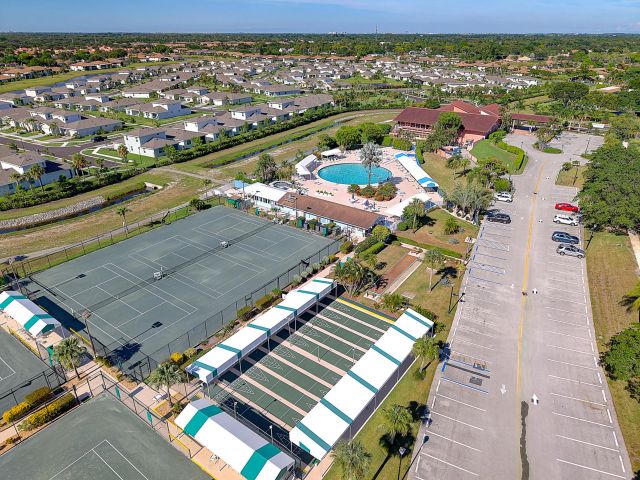 Дом в аренду по адресу 13421 Brotherhood Way - фото 6505537