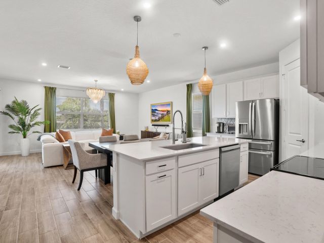 Дом в аренду по адресу 13421 Brotherhood Way - фото 6505546