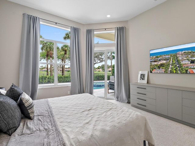 Продажа дома по адресу 8630 Falcon Green Drive - фото 6536093