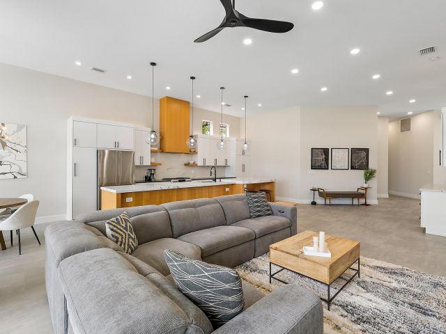 Продажа дома по адресу 8630 Falcon Green Drive - фото 6536096