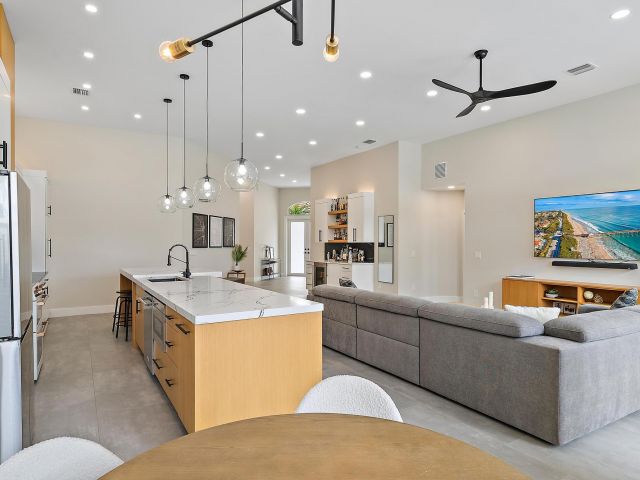 Продажа дома по адресу 8630 Falcon Green Drive - фото 6536099