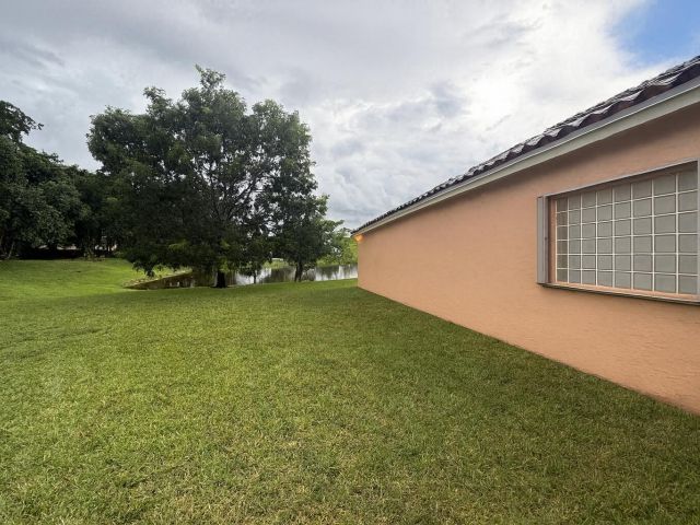 Продажа дома по адресу 182 SW 164th Avenue - фото 6491077