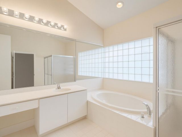 Продажа дома по адресу 182 SW 164th Avenue - фото 6491084