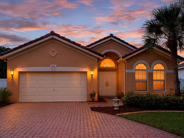 Продажа дома по адресу 182 SW 164th Avenue - фото 6491093