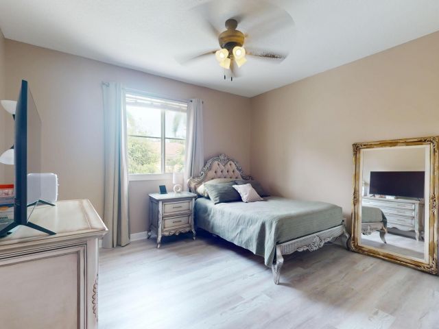 Дом в аренду по адресу 2355 NW 49th Lane - фото 6507654