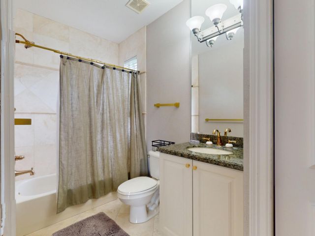 Дом в аренду по адресу 2355 NW 49th Lane - фото 6507655