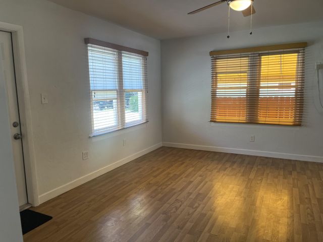 Продажа дома по адресу 1837 Buchanan Street Front And Back - фото 6504686