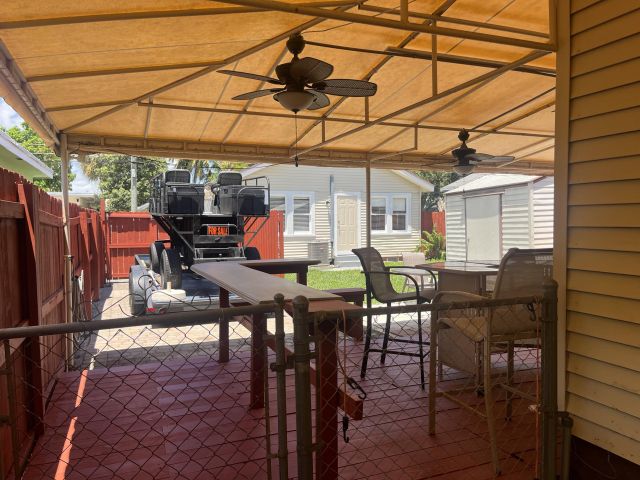 Продажа дома по адресу 1837 Buchanan Street Front And Back - фото 6504698