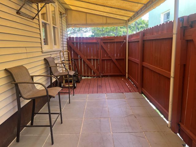 Продажа дома по адресу 1837 Buchanan Street Front And Back - фото 6504699