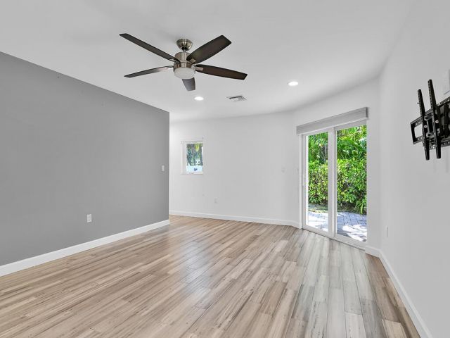 Дом в аренду по адресу 3104 Pierson Drive - фото 6539920